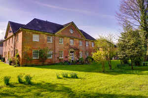 Rear - click for photo gallery